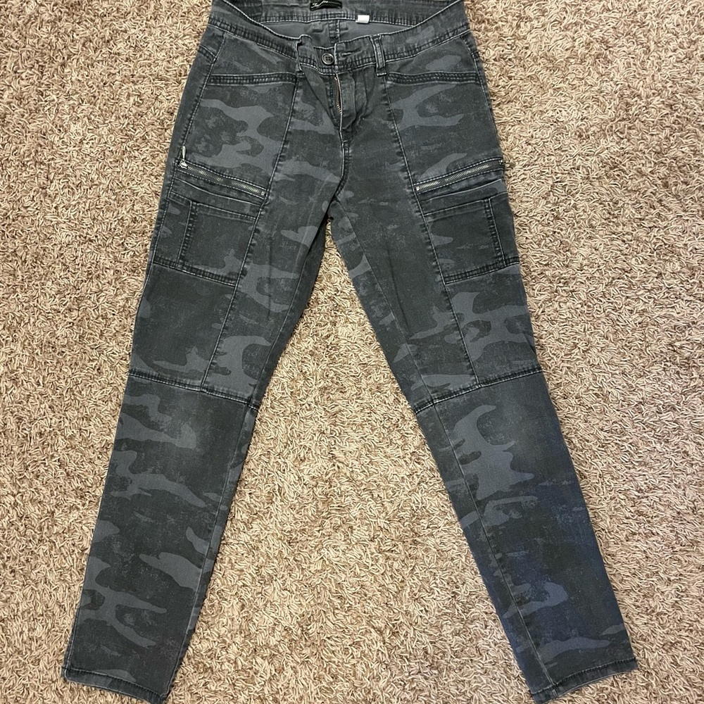 Supplies Grey Cargo Pants/Size 6